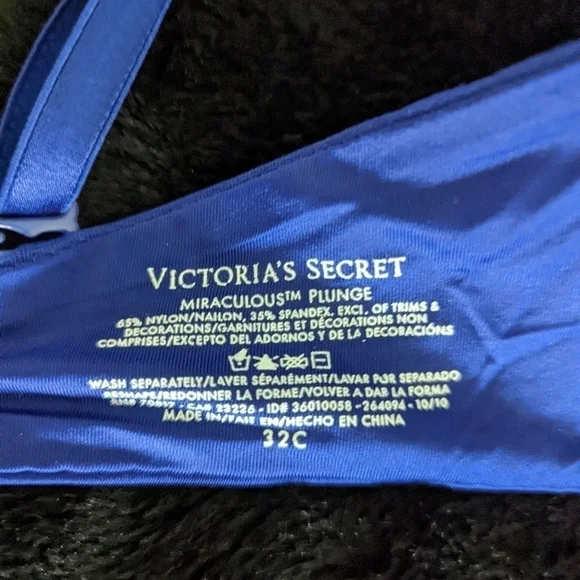 Victoria's Secret Miraculous Plunge Bra - Picture 7 of 7